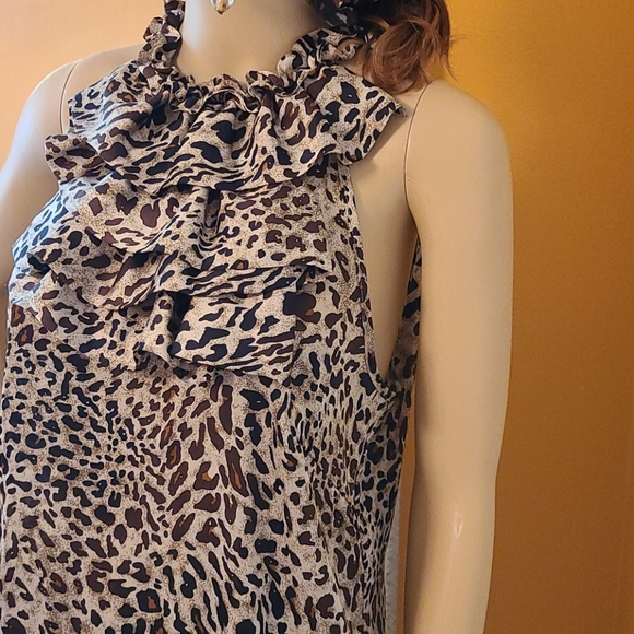 Essentials by Milano Ruffle Neck Tank - Picture 2 of 12